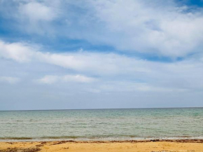 Infinity blue beach apartments - Renovated Apartments 2 Minutes from the Sea & Pool with Scenic Views